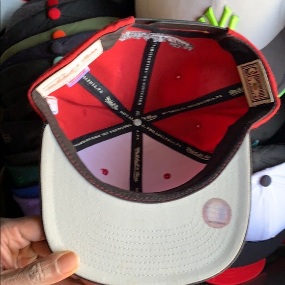 Mitchell and Ness Miami Heat Classic SnapBack - Picture 4 of 4